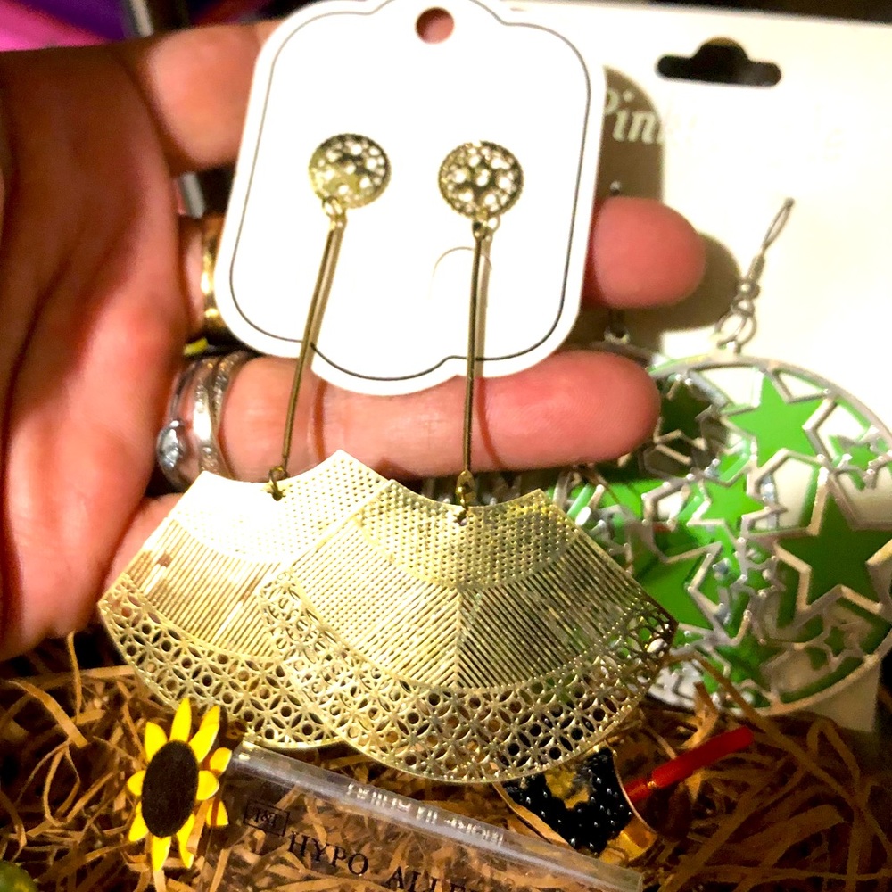 💚💛🖤 Lot/Bundle of Earrings! 💚 - Picture 11 of 12
